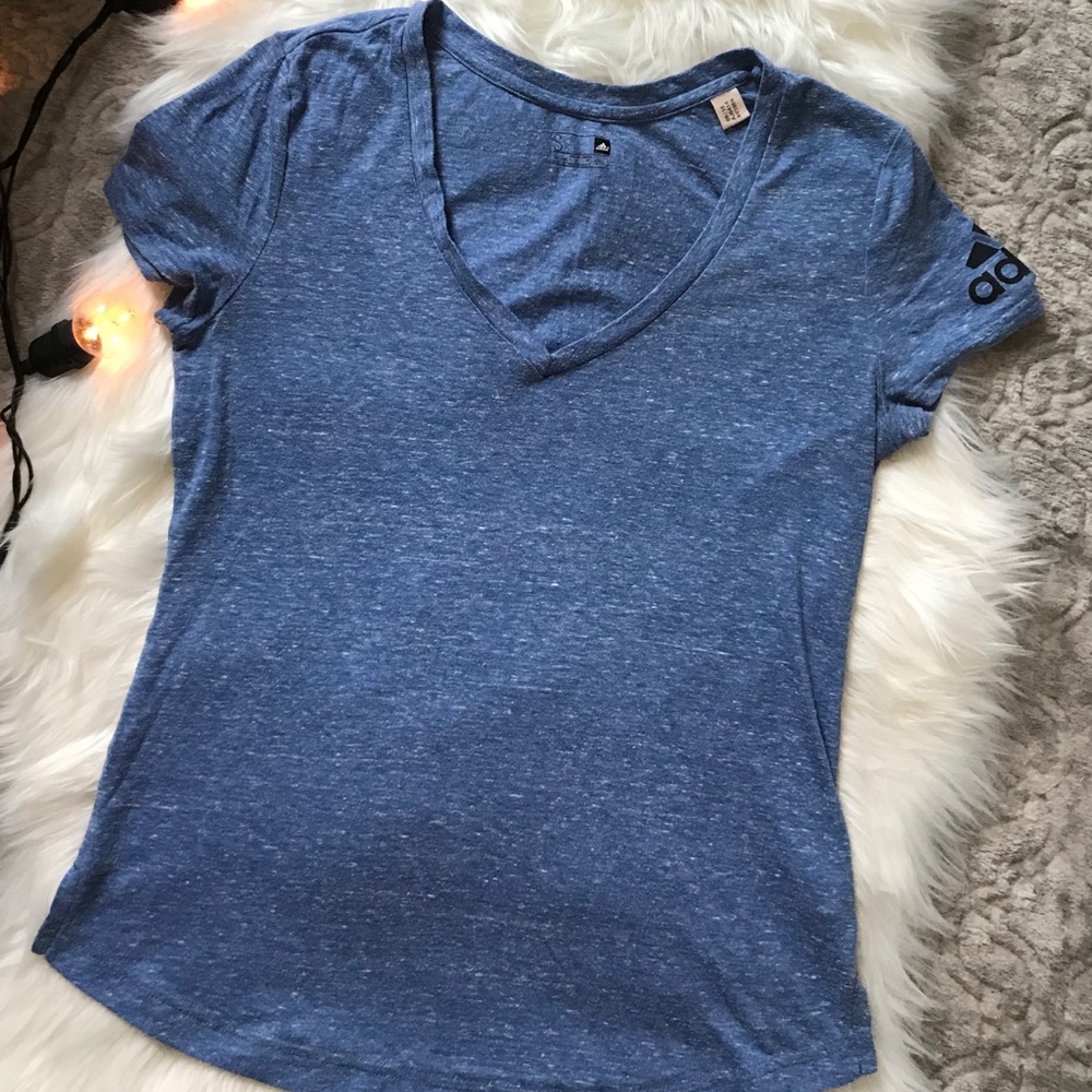 Adidas T-shirt with shoulder detail!